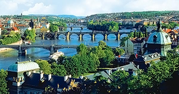 Symphonie sur le Danube bleu - Naviguez au son de la musique classique Symphonie sur le Danube bleu - Naviguez au son de la musique classique